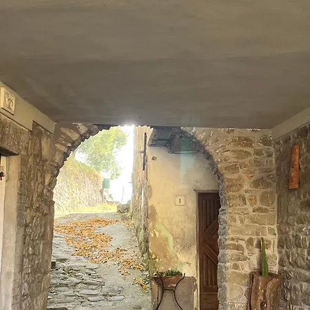 בית נופש Antica Casa In Sasso - Aramo
